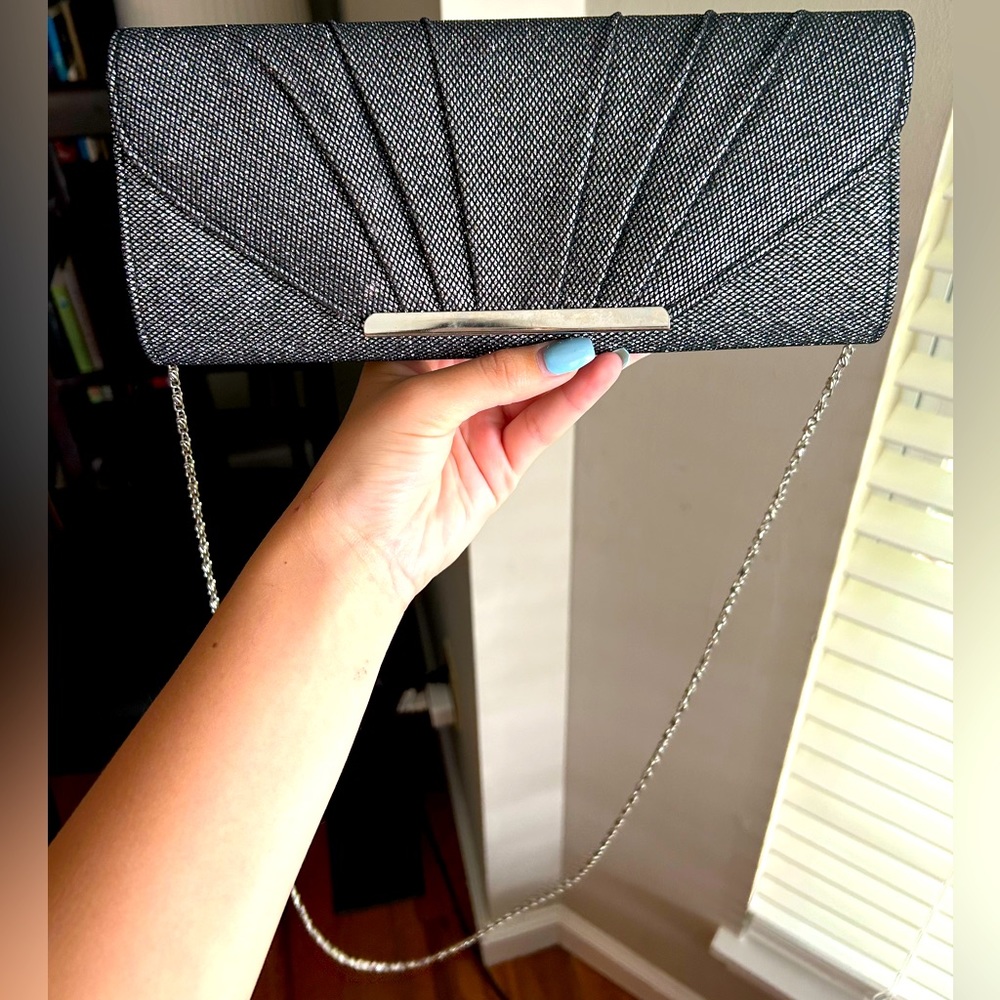 Sparkly clutch with chain strap